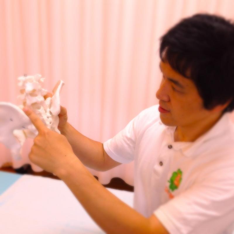 接骨院が初めての方も安心。院長が症状に合わせて丁寧な施術を行います。